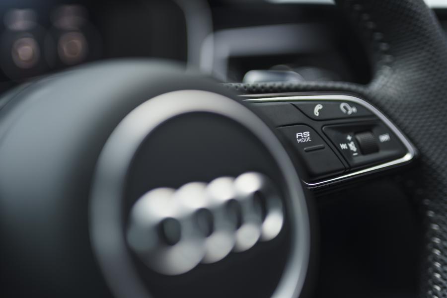 Детали интерьера Audi RS4 Avant (B9) 2020 года  (UK) (фото 85 из 99)